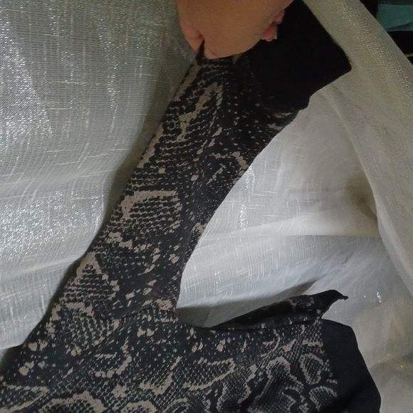 Ocean drive Oversized snake skin pattern sweatshirt, black & brown,  M, cozy - Picture 7 of 8